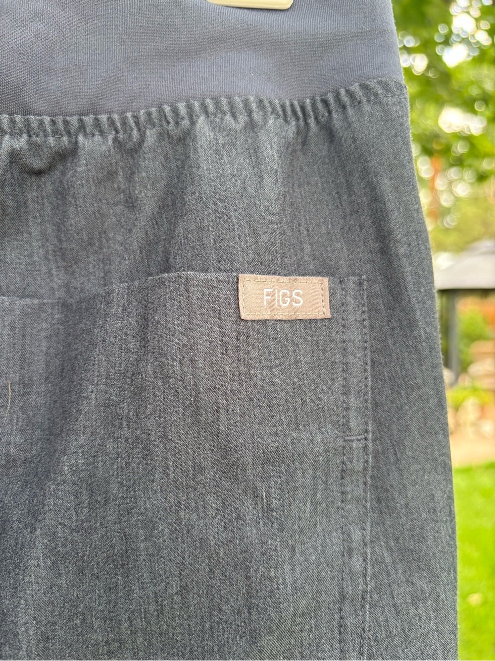 FIGS Women’s S Zamora Joggers - Picture 3 of 4